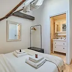 Apartmán Charming Center Of With Terrace *