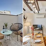 Charming Center Of With Terrace Apartmán *