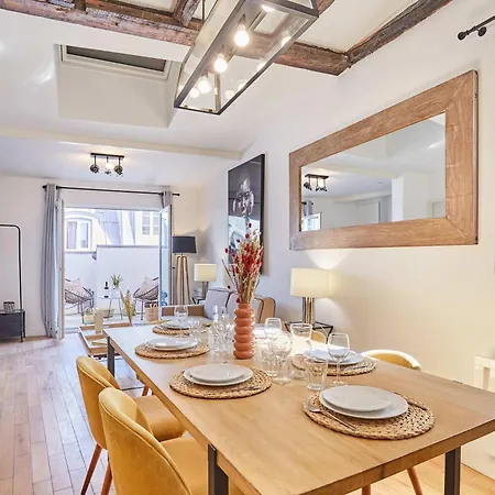 Charming Center Of With Terrace * Paris
