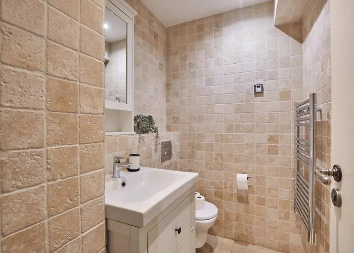 Charming Center Of With Terrace Apartment *