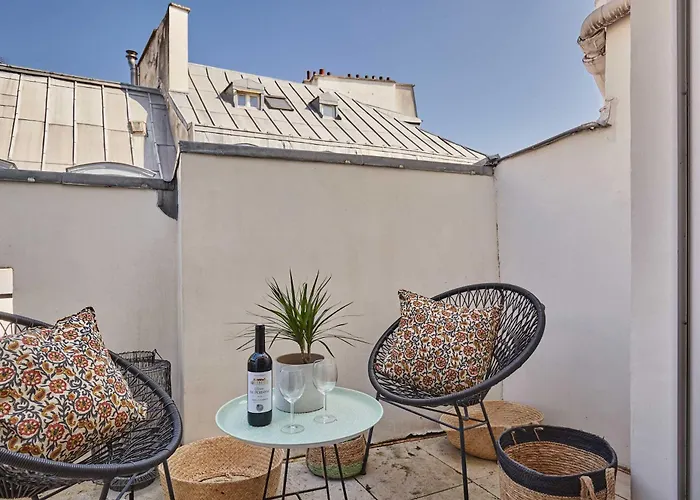 Charming Center Of With Terrace Paris