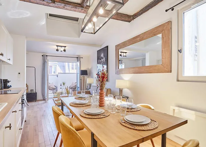 Charming Center Of With Terrace * Paris