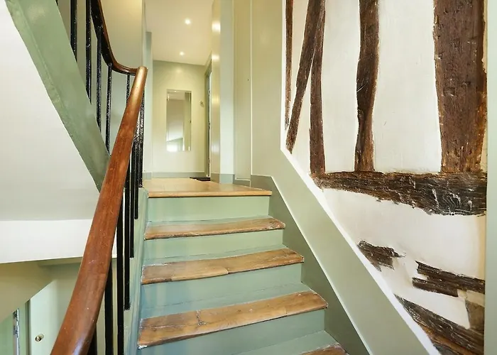 Charming Center Of With Terrace *